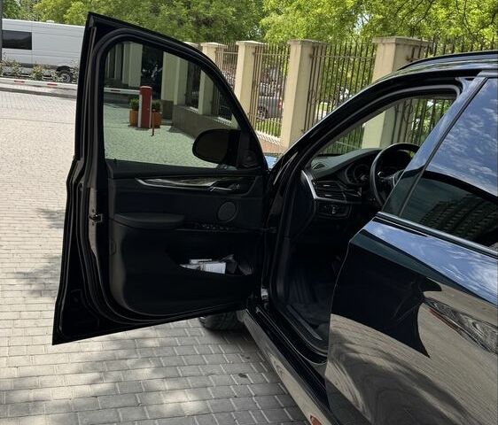 Черный БМВ Х5, объемом двигателя 3 л и пробегом 109 тыс. км за 26500 $, фото 1 на Automoto.ua