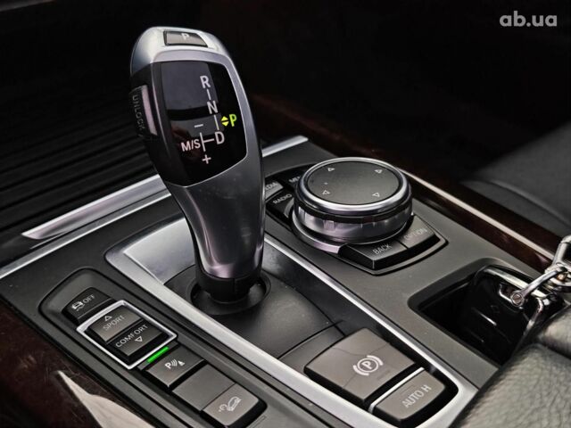 Чорний БМВ Х5, об'ємом двигуна 3 л та пробігом 298 тис. км за 19990 $, фото 17 на Automoto.ua