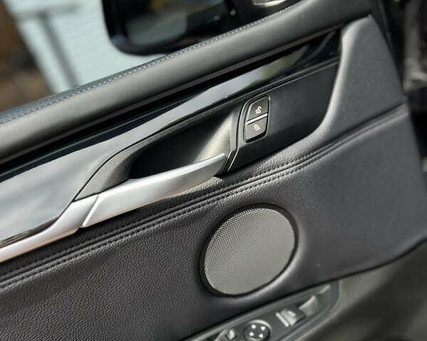 Черный БМВ Х5, объемом двигателя 3 л и пробегом 225 тыс. км за 38888 $, фото 26 на Automoto.ua