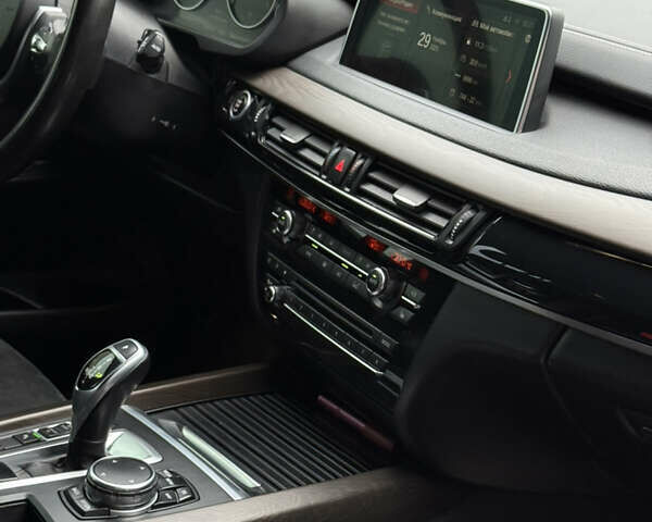 Чорний БМВ Х5, об'ємом двигуна 2 л та пробігом 214 тис. км за 29500 $, фото 11 на Automoto.ua