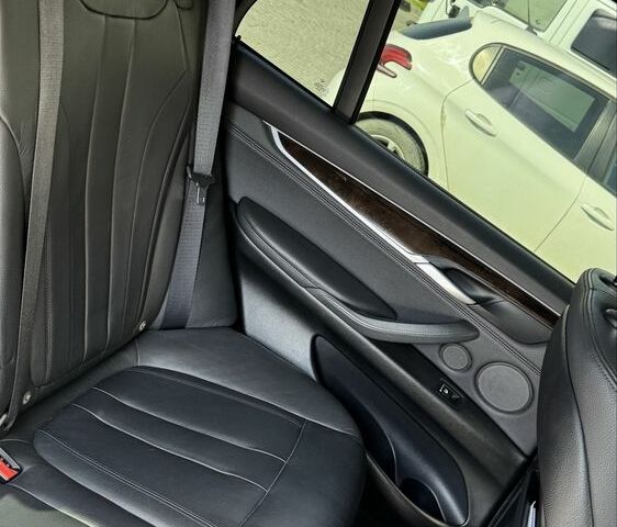 Черный БМВ Х5, объемом двигателя 3 л и пробегом 109 тыс. км за 26500 $, фото 9 на Automoto.ua