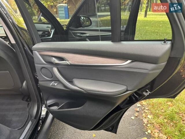 Чорний БМВ Х5, об'ємом двигуна 2 л та пробігом 202 тис. км за 23800 $, фото 29 на Automoto.ua