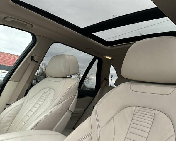 Чорний БМВ Х5, об'ємом двигуна 2.99 л та пробігом 280 тис. км за 23000 $, фото 10 на Automoto.ua