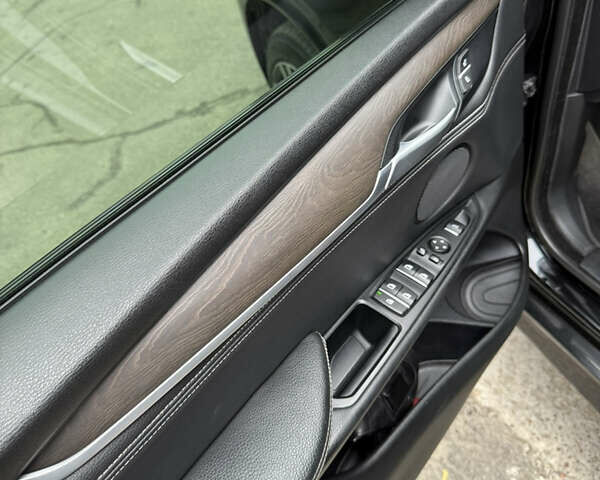 Чорний БМВ Х5, об'ємом двигуна 2 л та пробігом 214 тис. км за 29500 $, фото 6 на Automoto.ua