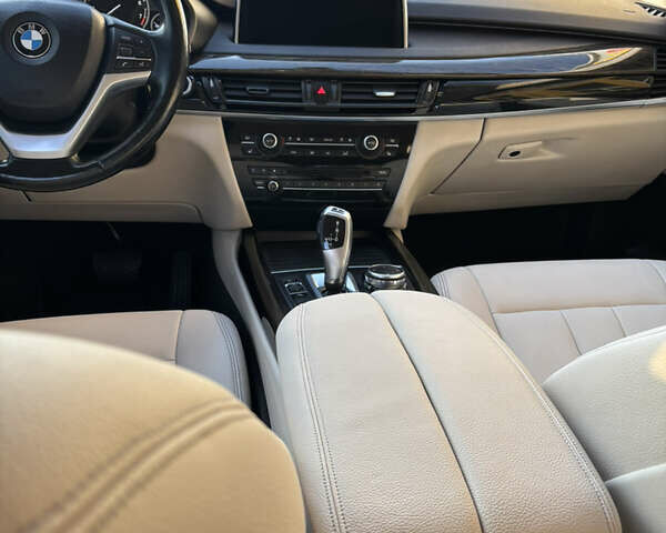 Черный БМВ Х5, объемом двигателя 2 л и пробегом 258 тыс. км за 25500 $, фото 6 на Automoto.ua