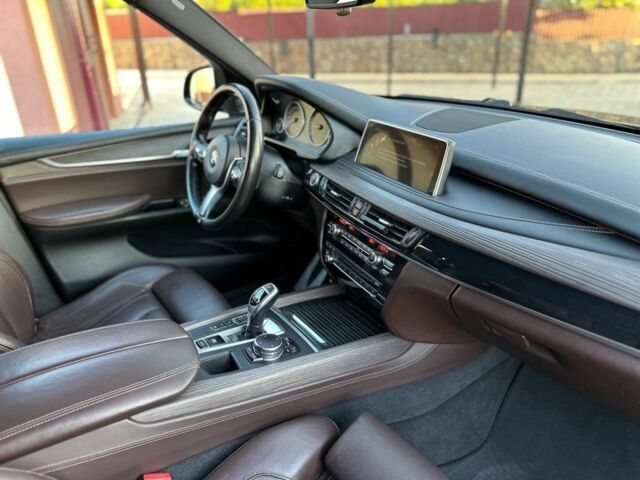 Черный БМВ Х5, объемом двигателя 3 л и пробегом 240 тыс. км за 38500 $, фото 7 на Automoto.ua