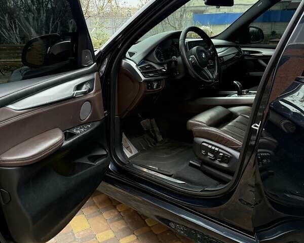 Черный БМВ Х5, объемом двигателя 3 л и пробегом 225 тыс. км за 36500 $, фото 6 на Automoto.ua