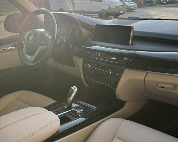 Черный БМВ Х5, объемом двигателя 2 л и пробегом 258 тыс. км за 25500 $, фото 10 на Automoto.ua