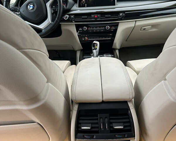 Чорний БМВ Х5, об'ємом двигуна 2.99 л та пробігом 280 тис. км за 23000 $, фото 5 на Automoto.ua