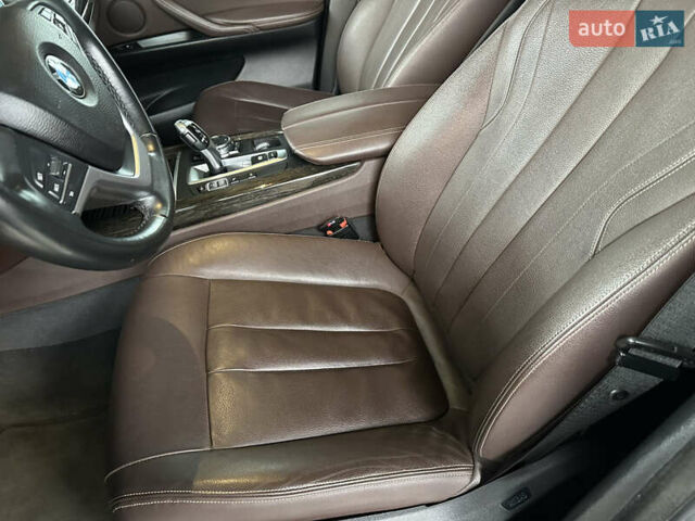 Черный БМВ Х5, объемом двигателя 2.98 л и пробегом 200 тыс. км за 25000 $, фото 7 на Automoto.ua