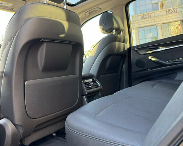 Черный БМВ Х5, объемом двигателя 2 л и пробегом 120 тыс. км за 27900 $, фото 6 на Automoto.ua