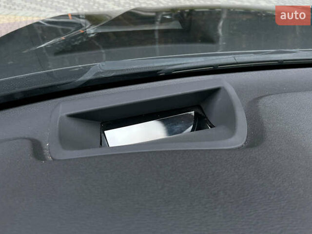 Черный БМВ Х5, объемом двигателя 2 л и пробегом 180 тыс. км за 26800 $, фото 25 на Automoto.ua