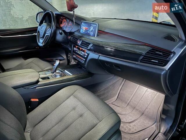 Чорний БМВ Х5, об'ємом двигуна 2 л та пробігом 160 тис. км за 24000 $, фото 28 на Automoto.ua
