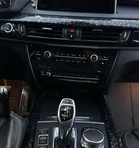 Черный БМВ Х5, объемом двигателя 2.98 л и пробегом 256 тыс. км за 25000 $, фото 7 на Automoto.ua