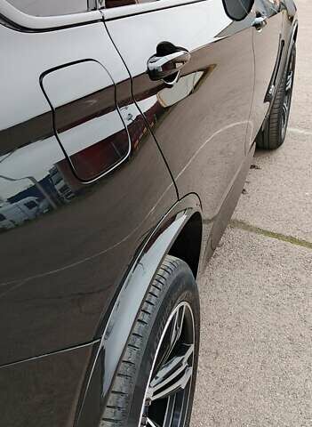 Чорний БМВ Х5, об'ємом двигуна 2 л та пробігом 200 тис. км за 26500 $, фото 16 на Automoto.ua