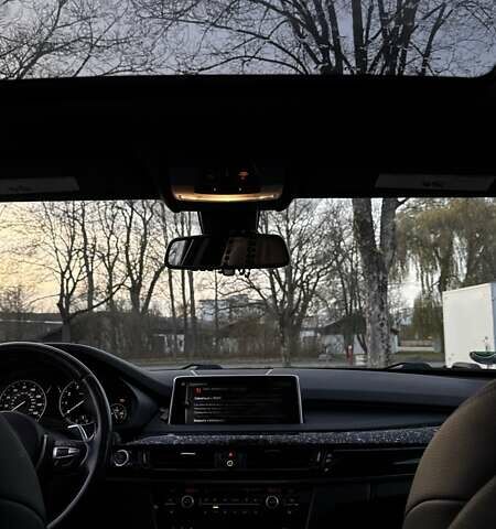 Черный БМВ Х5, объемом двигателя 2.98 л и пробегом 256 тыс. км за 25000 $, фото 1 на Automoto.ua