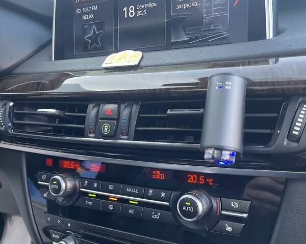 Чорний БМВ Х5, об'ємом двигуна 2 л та пробігом 195 тис. км за 33200 $, фото 32 на Automoto.ua