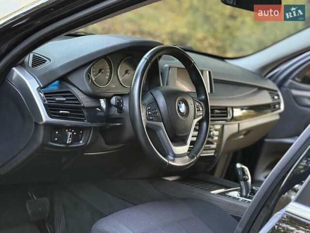 Чорний БМВ Х5, об'ємом двигуна 2 л та пробігом 130 тис. км за 28500 $, фото 48 на Automoto.ua