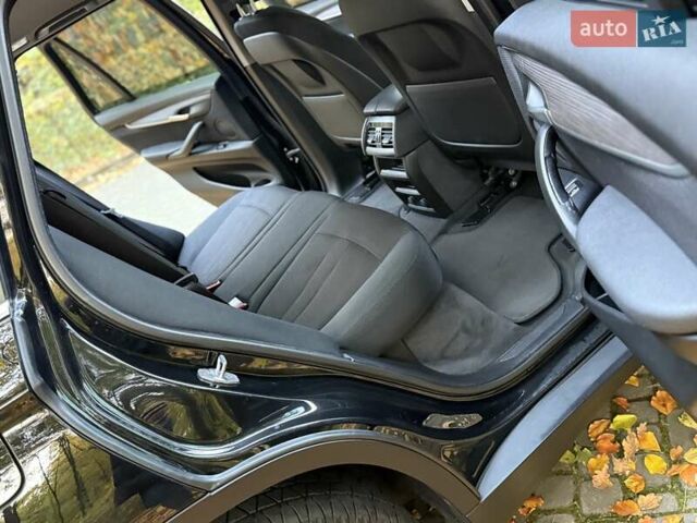 Чорний БМВ Х5, об'ємом двигуна 2 л та пробігом 130 тис. км за 28500 $, фото 82 на Automoto.ua