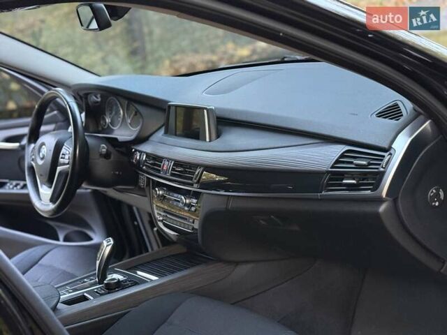 Чорний БМВ Х5, об'ємом двигуна 2 л та пробігом 130 тис. км за 28500 $, фото 60 на Automoto.ua