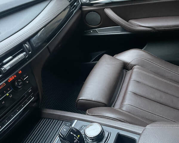 Черный БМВ Х5, объемом двигателя 2 л и пробегом 106 тыс. км за 39000 $, фото 5 на Automoto.ua