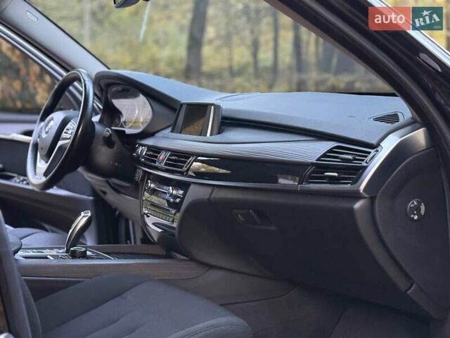 Чорний БМВ Х5, об'ємом двигуна 2 л та пробігом 130 тис. км за 28500 $, фото 61 на Automoto.ua