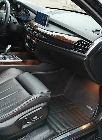 Чорний БМВ Х5, об'ємом двигуна 2 л та пробігом 200 тис. км за 26500 $, фото 18 на Automoto.ua