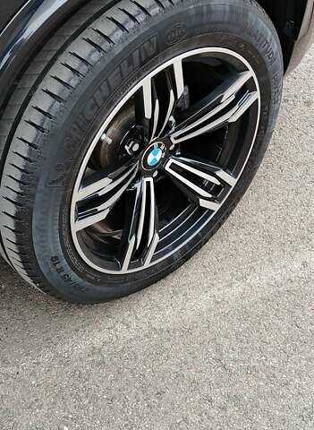 Чорний БМВ Х5, об'ємом двигуна 2 л та пробігом 200 тис. км за 26500 $, фото 45 на Automoto.ua