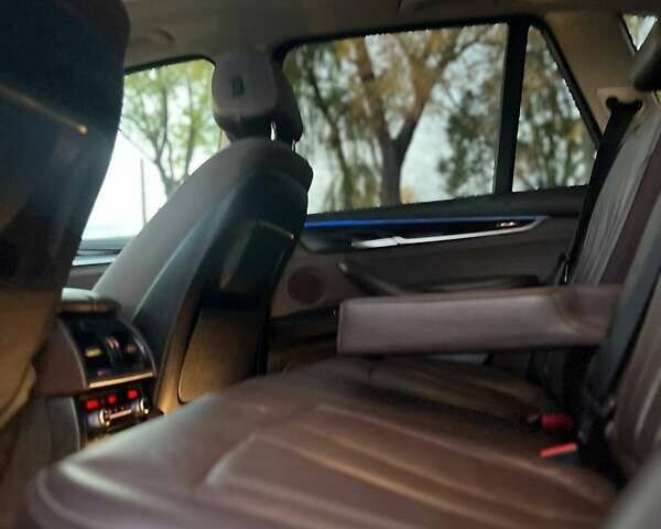 Черный БМВ Х5, объемом двигателя 2 л и пробегом 220 тыс. км за 24900 $, фото 115 на Automoto.ua