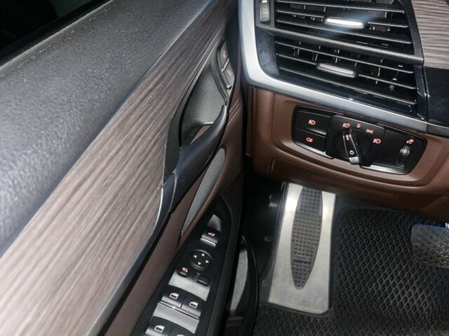 Чорний БМВ Х5, об'ємом двигуна 2 л та пробігом 116 тис. км за 41000 $, фото 3 на Automoto.ua