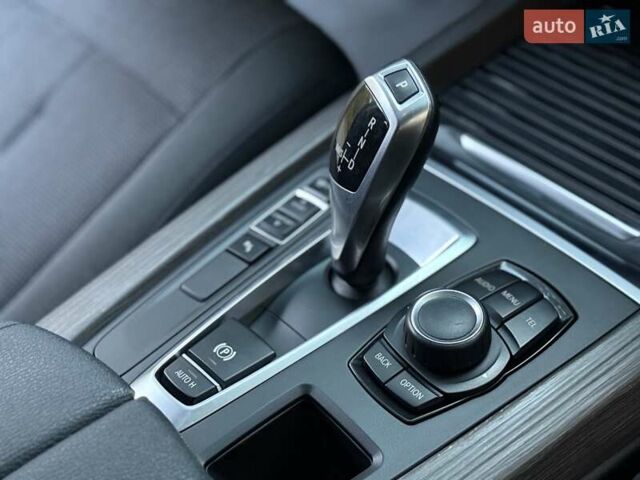 Чорний БМВ Х5, об'ємом двигуна 2 л та пробігом 130 тис. км за 28500 $, фото 63 на Automoto.ua