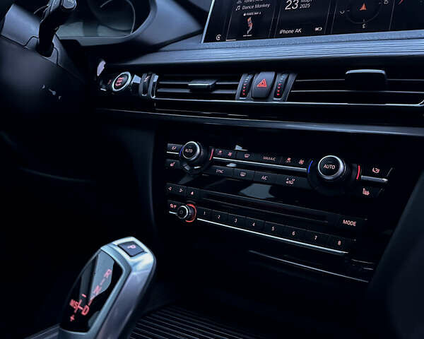 Чорний БМВ Х5, об'ємом двигуна 2 л та пробігом 67 тис. км за 39000 $, фото 16 на Automoto.ua