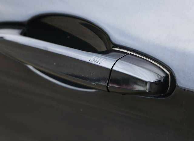 Чорний БМВ Х5, об'ємом двигуна 3 л та пробігом 117 тис. км за 25000 $, фото 4 на Automoto.ua