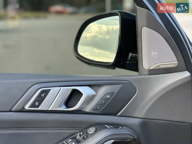 Чорний БМВ Х5, об'ємом двигуна 3 л та пробігом 150 тис. км за 45900 $, фото 14 на Automoto.ua