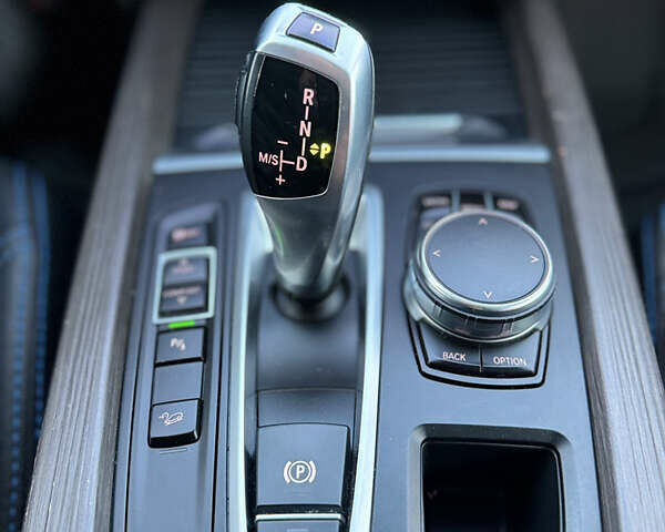 Черный БМВ Х5, объемом двигателя 2 л и пробегом 100 тыс. км за 35000 $, фото 113 на Automoto.ua