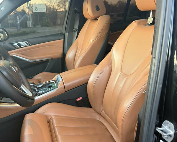 Черный БМВ Х5, объемом двигателя 3 л и пробегом 203 тыс. км за 44900 $, фото 24 на Automoto.ua