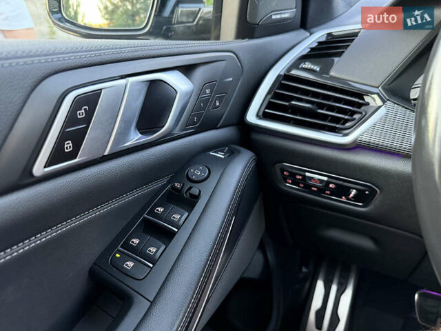 Черный БМВ Х5, объемом двигателя 3 л и пробегом 118 тыс. км за 69999 $, фото 46 на Automoto.ua