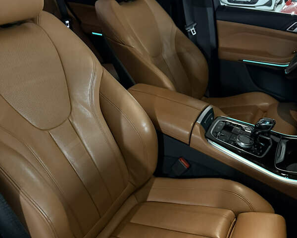 Чорний БМВ Х5, об'ємом двигуна 3 л та пробігом 107 тис. км за 63999 $, фото 53 на Automoto.ua