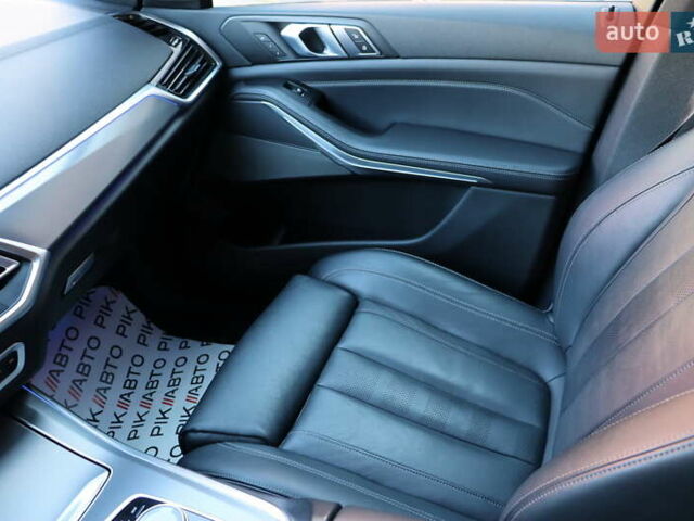 Чорний БМВ Х5, об'ємом двигуна 3 л та пробігом 180 тис. км за 56900 $, фото 32 на Automoto.ua