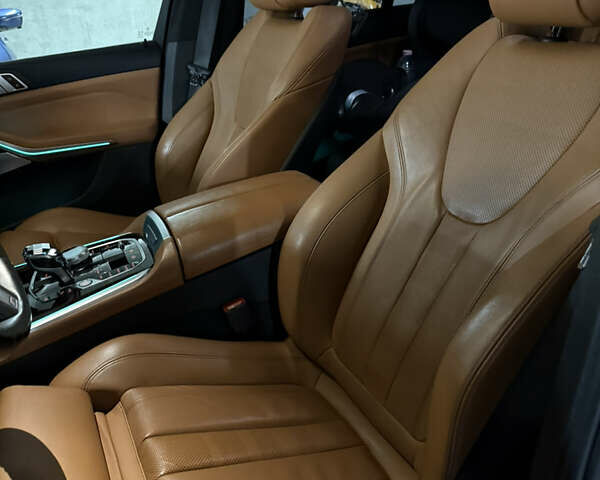 Чорний БМВ Х5, об'ємом двигуна 3 л та пробігом 107 тис. км за 63999 $, фото 45 на Automoto.ua