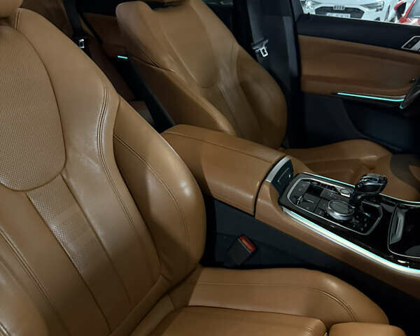 Чорний БМВ Х5, об'ємом двигуна 3 л та пробігом 107 тис. км за 63999 $, фото 52 на Automoto.ua