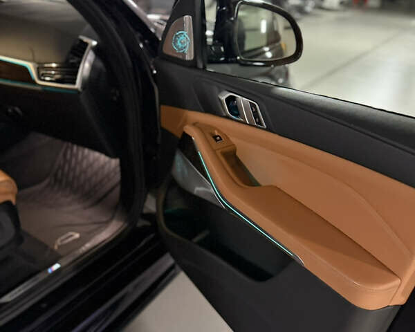 Чорний БМВ Х5, об'ємом двигуна 3 л та пробігом 107 тис. км за 63999 $, фото 36 на Automoto.ua