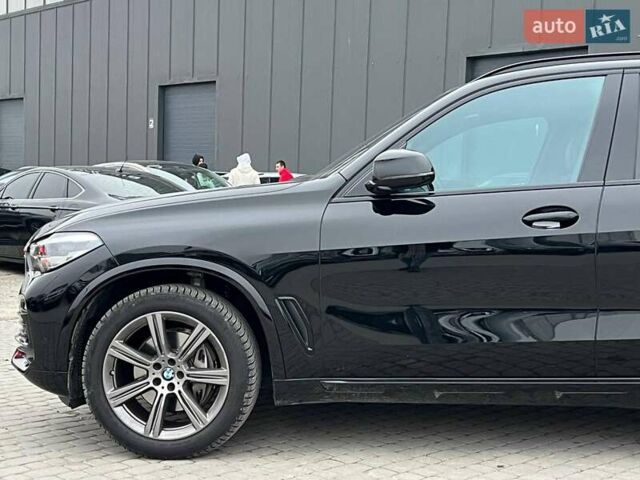 Черный БМВ Х5, объемом двигателя 3 л и пробегом 82 тыс. км за 66490 $, фото 1 на Automoto.ua