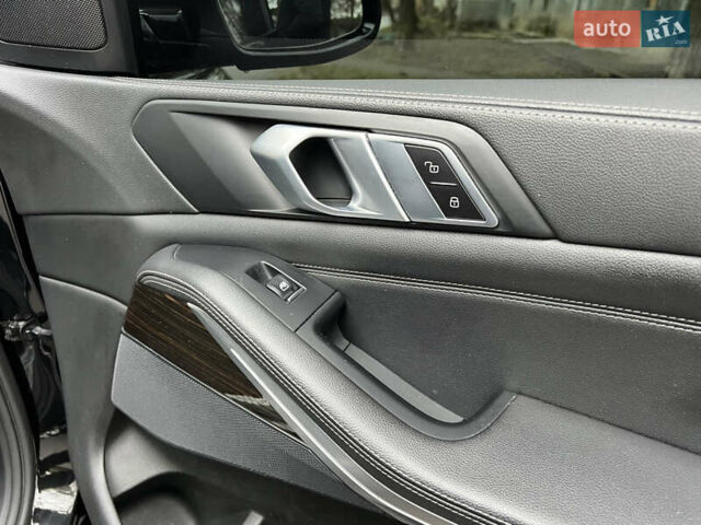 Чорний БМВ Х5, об'ємом двигуна 3 л та пробігом 117 тис. км за 45000 $, фото 58 на Automoto.ua