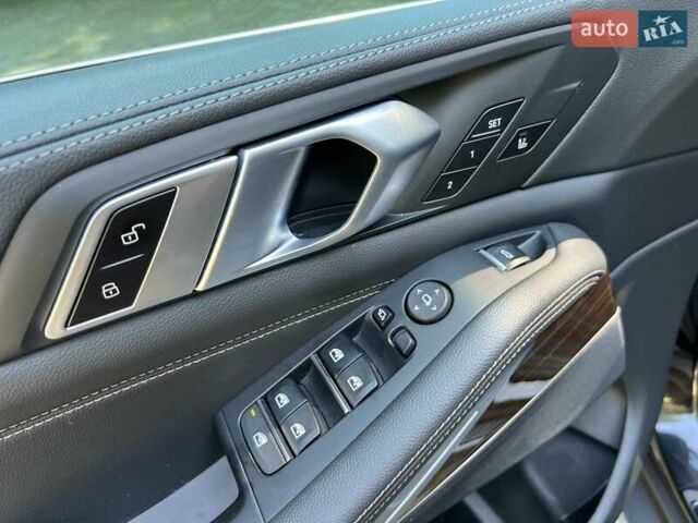 Черный БМВ Х5, объемом двигателя 3 л и пробегом 39 тыс. км за 56990 $, фото 39 на Automoto.ua