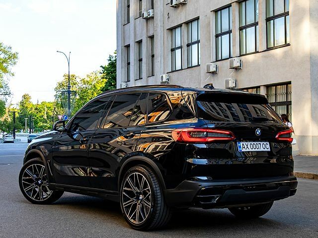 Черный БМВ Х5, объемом двигателя 3 л и пробегом 87 тыс. км за 53900 $, фото 1 на Automoto.ua