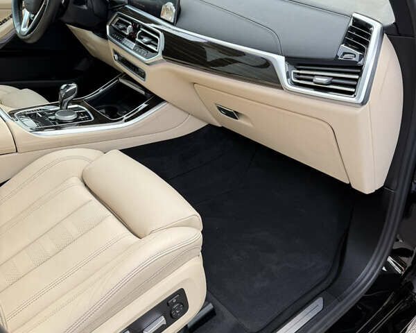 Черный БМВ Х5, объемом двигателя 3 л и пробегом 48 тыс. км за 59000 $, фото 67 на Automoto.ua