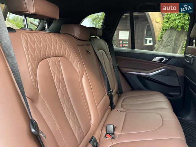 БМВ Х5 2021 в Днепре (Днепропетровске) на Automoto.ua Черный БМВ Х5, объемом двигателя 4.39 л и пробегом 59 тыс. км за 84000 $, фото 31 на Automoto.ua