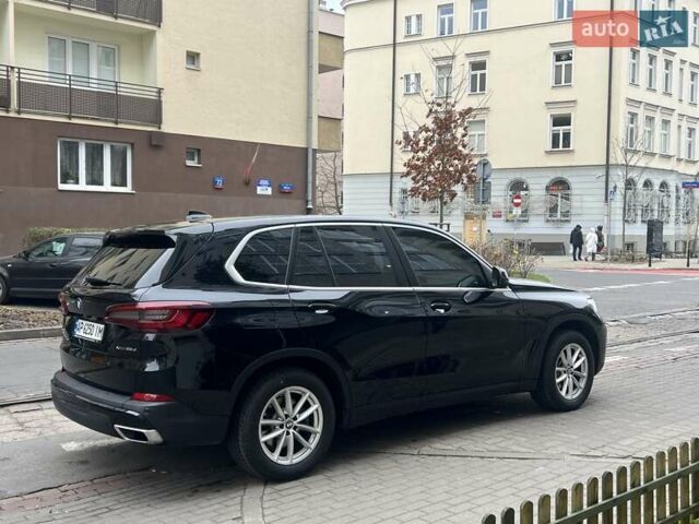 Чорний БМВ Х5, об'ємом двигуна 2 л та пробігом 4 тис. км за 71000 $, фото 2 на Automoto.ua