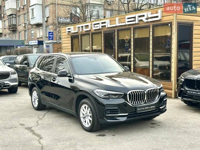 Черный БМВ Х5, объемом двигателя 2 л и пробегом 52 тыс. км за 58999 $, фото 4 на Automoto.ua